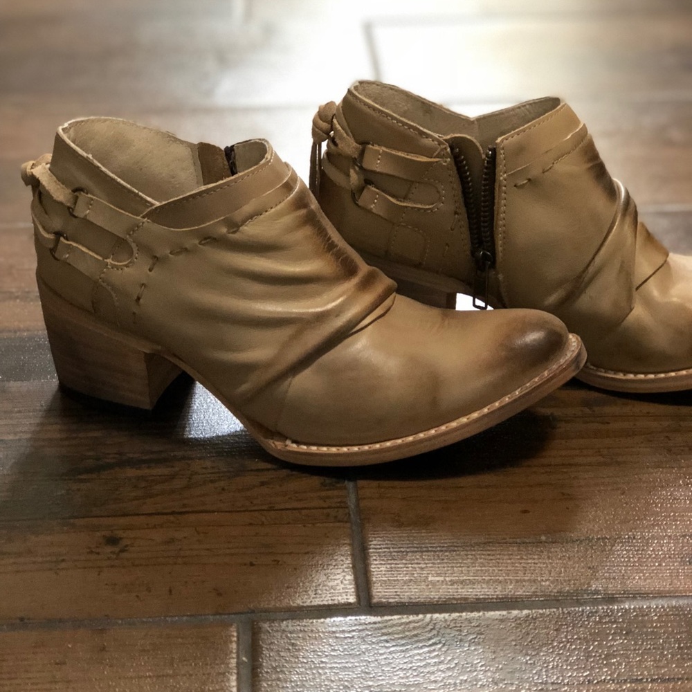 Brand new freebird sandi boots!